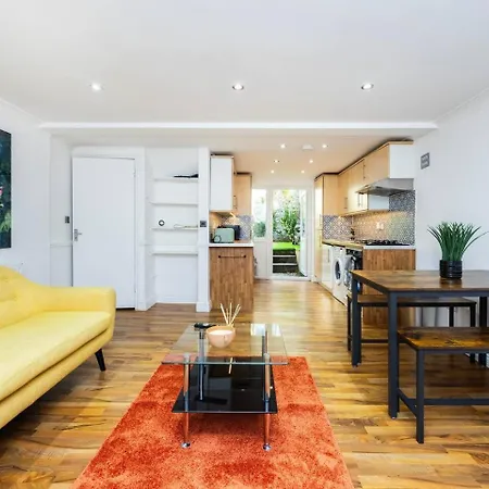 Modern Apartments - 5 Mins To Whitechapel Station London Exterior photo
