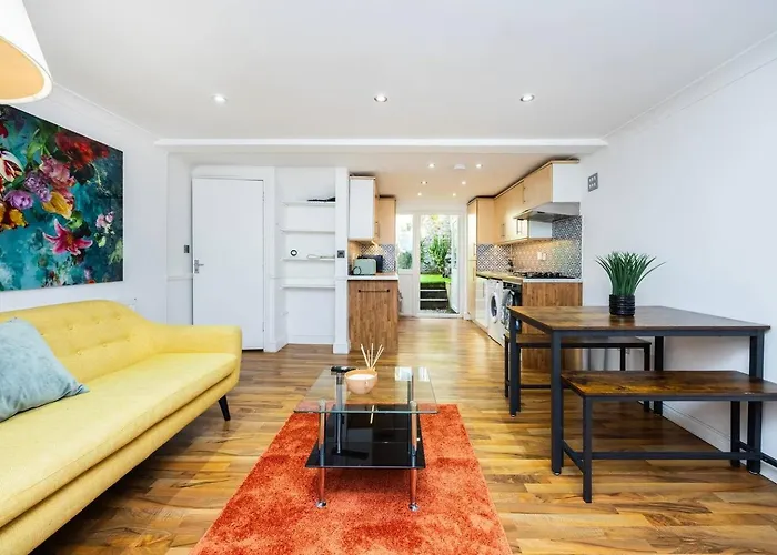 Modern Apartments - 5 Mins To Whitechapel Station